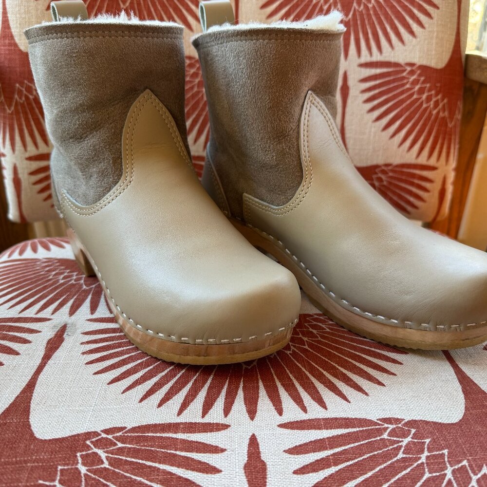 NO. 6              5" PULL ON SHEARLING CLOGS ON MID TREAD IN ECRU (RARE)